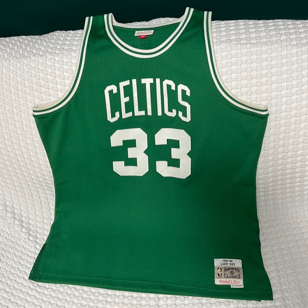 XL Larry Bird 1985-1986 Mitchell & Ness jersey. Lightly worn & well maintained.